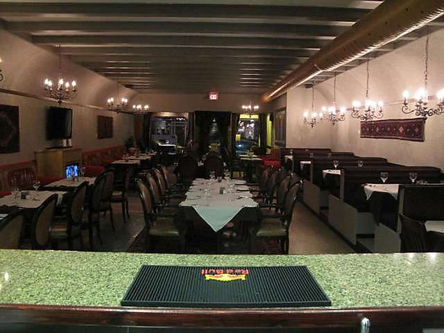 Arch Persian Lounge